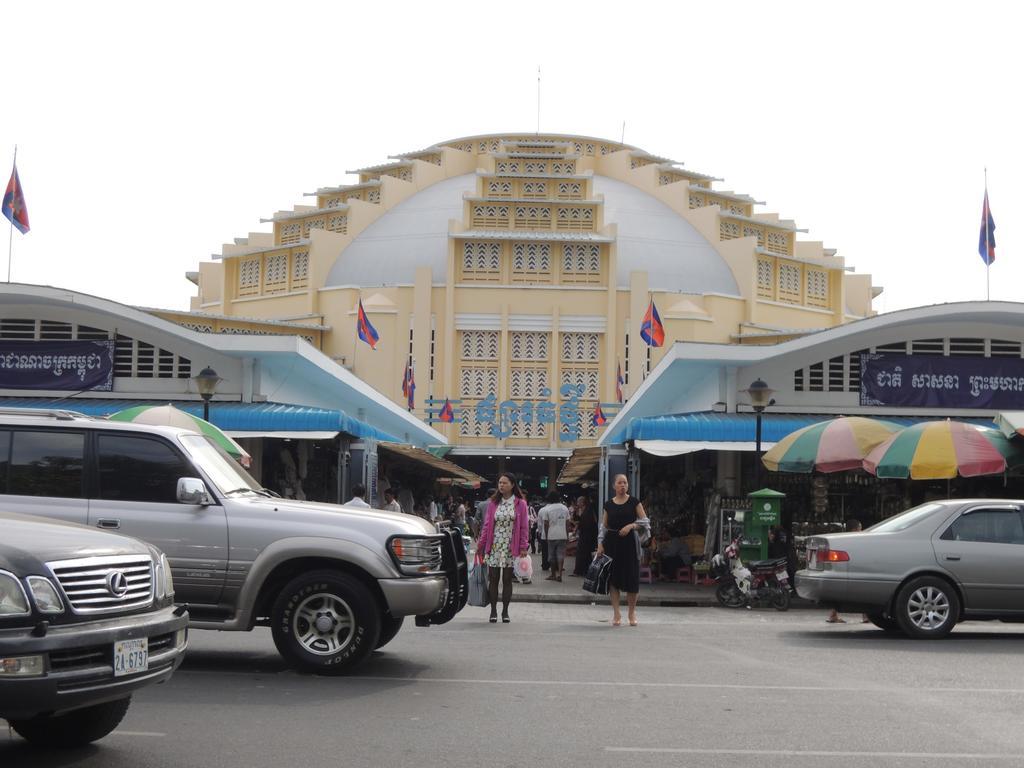 Golden Boat Guesthouse Phnom Penh Exterior photo