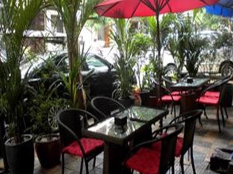 Golden Boat Guesthouse Phnom Penh Exterior photo